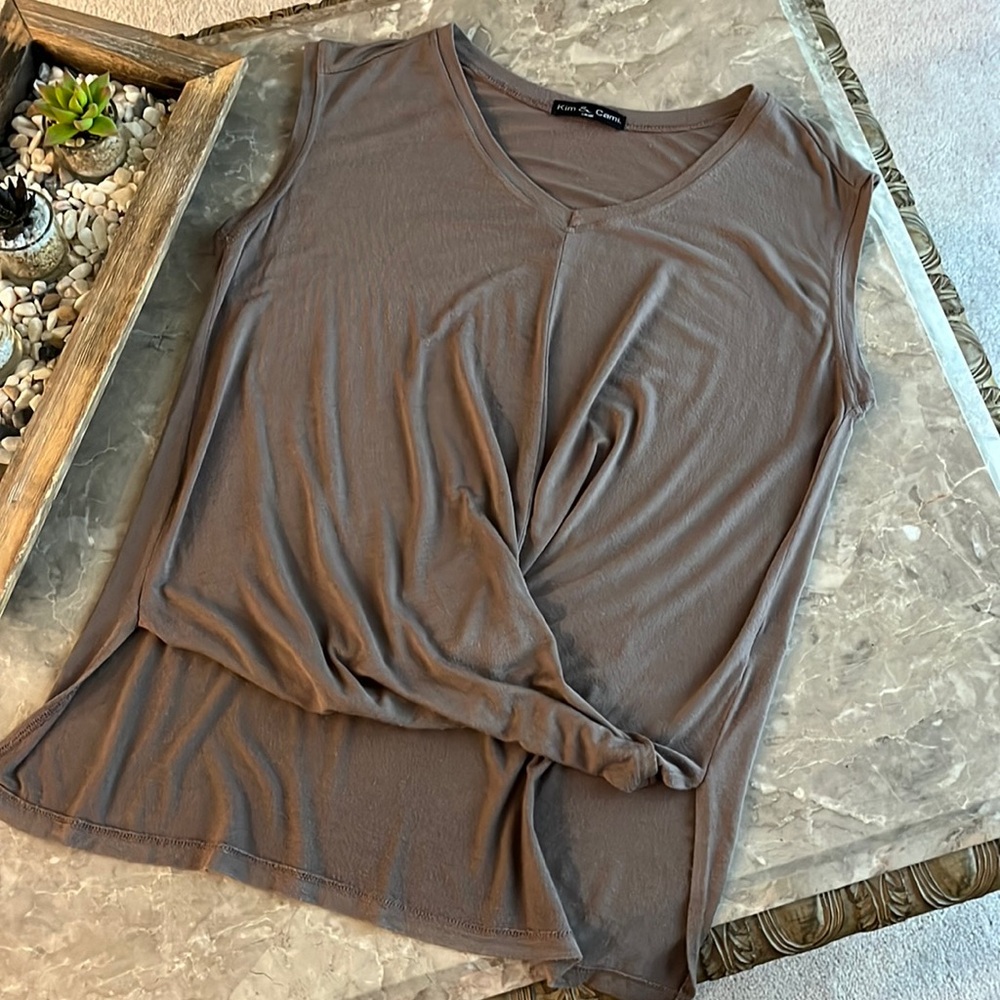 Twist front tank
